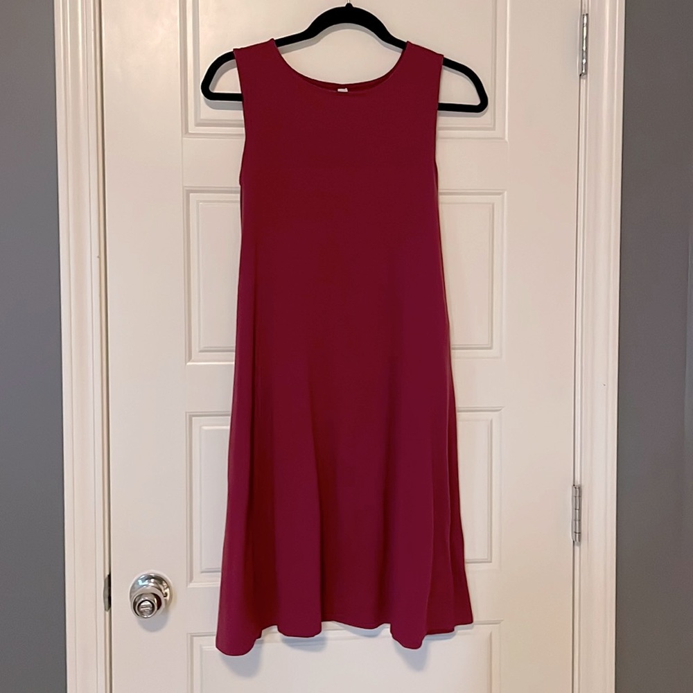 Burgundy maternity dress with pockets